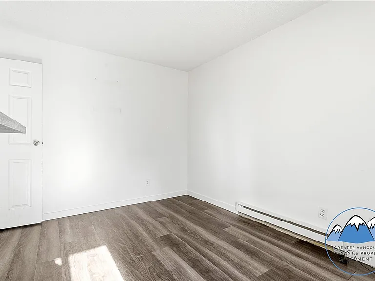 9272 122nd St — Photo 12