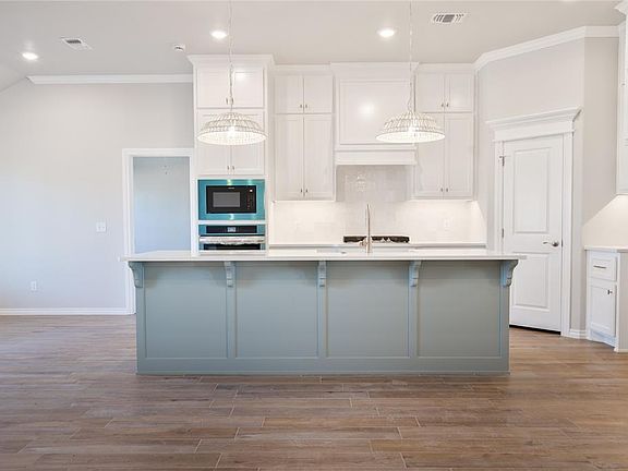 3rd image of 9305 NW 118th Ter