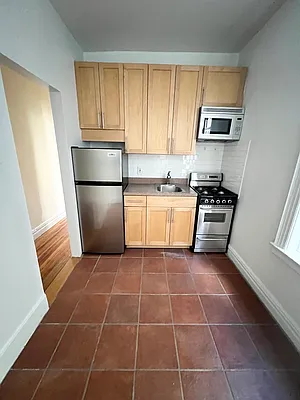 Rented by City Connections Realty | media 9