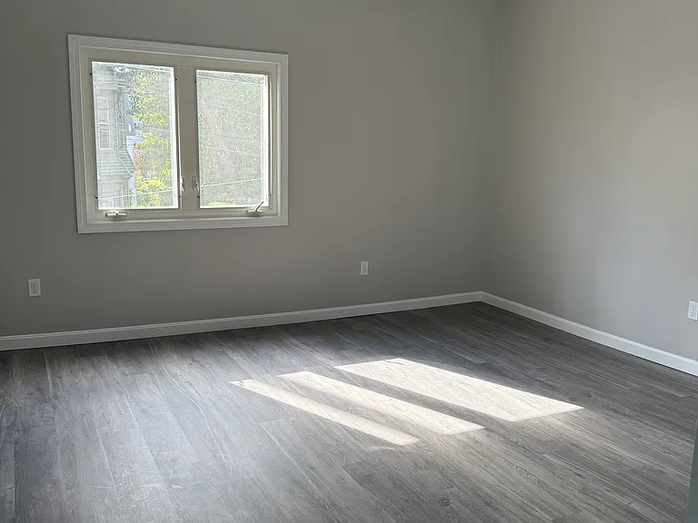 96 Wellington St #2 — Photo 4
