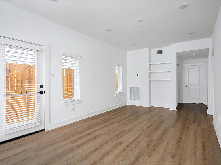 934 S Lane St #A — Photo 15