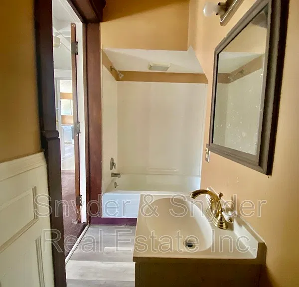50 S Walnut St #1 — Photo 10