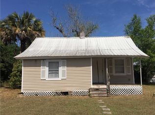 175 7th St, Apalachicola, FL 32320