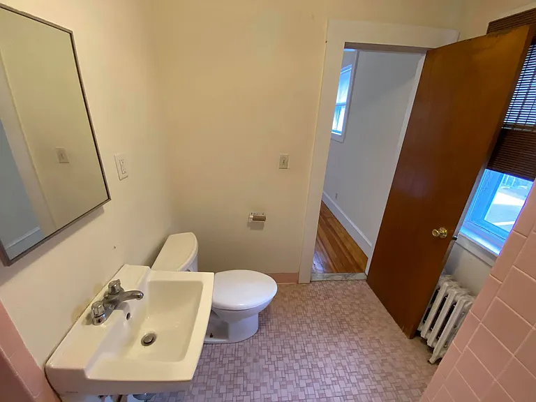 381 Harvard St — Photo 10