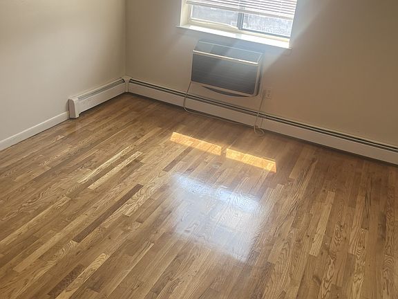 3rd image of 3017 Ely Ave APT 3