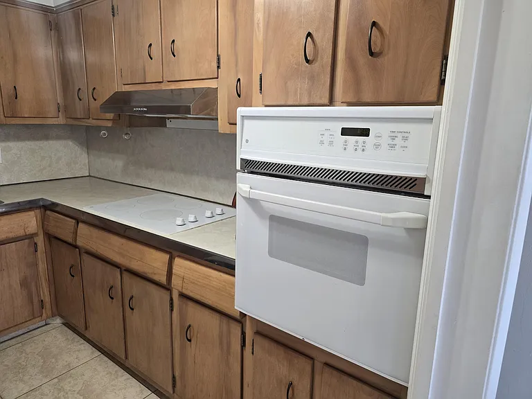 600 Layne Blvd #201 — Photo 8