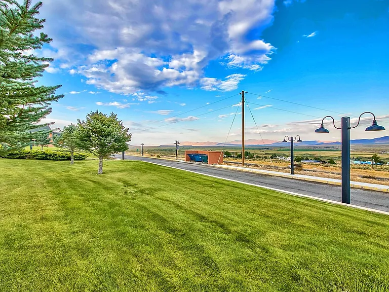 5750 US Highway 95 N — Photo 27