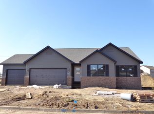 10627 N Honeycreek Ln, Dunlap, IL 61525