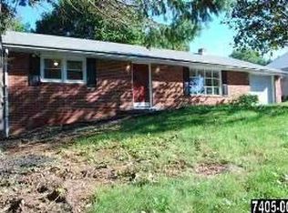225 W Forrest Ave, Shrewsbury, PA 17361