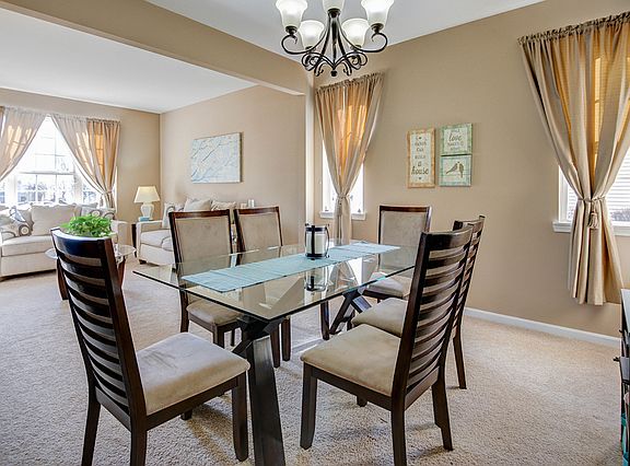 5th image of 615 Winterberry Ct