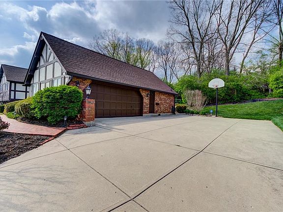 5th image of 613 Thornbury Dr