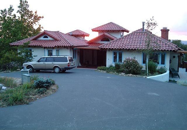 2nd image of 15070 Applewood Ln