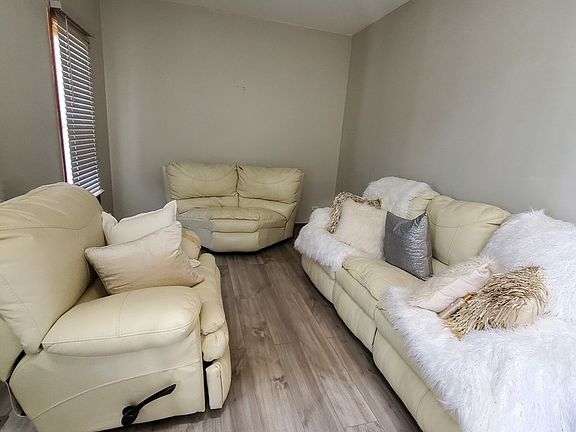 3rd image of 5620 Feathercreek Rd