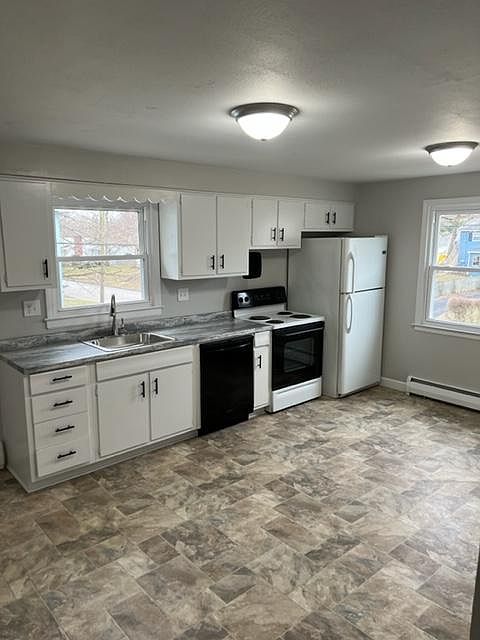 1st image of 27 Glenwood St #27