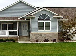 930 Maplewood Ave, Litchfield, MN 55355