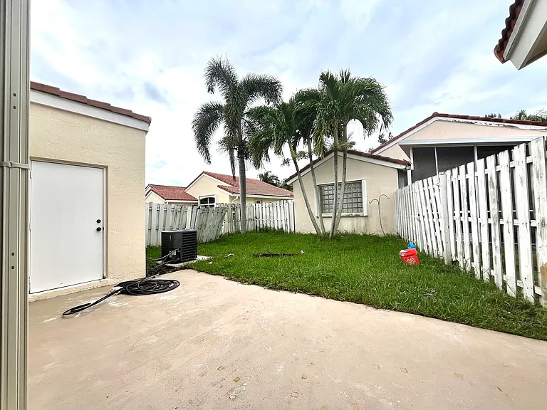 7063 Burgess Dr — Photo 5