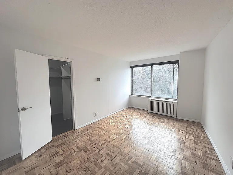 4465 Douglas Ave #9M — Photo 9
