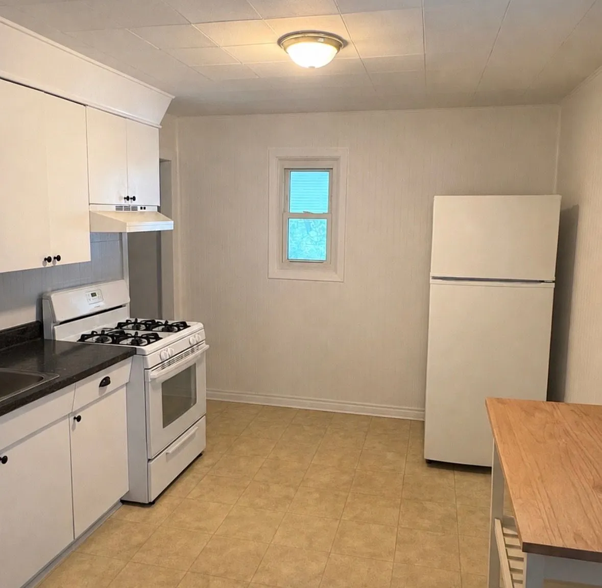 3 bed, $1,900 — Photo 3