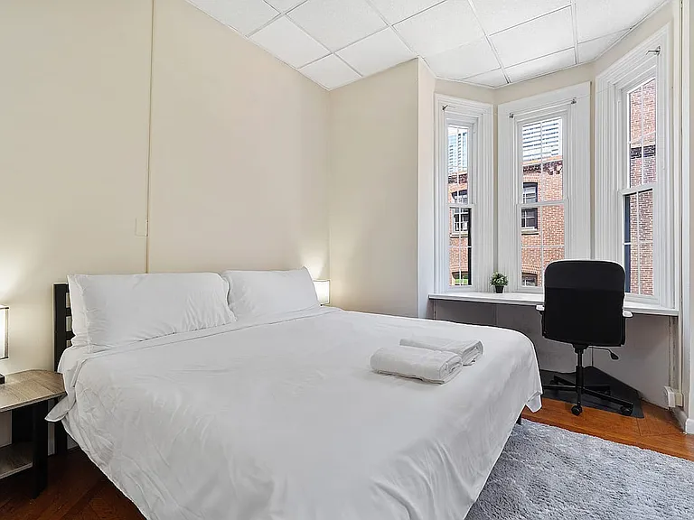 2027 Walnut St #2R — Photo 10