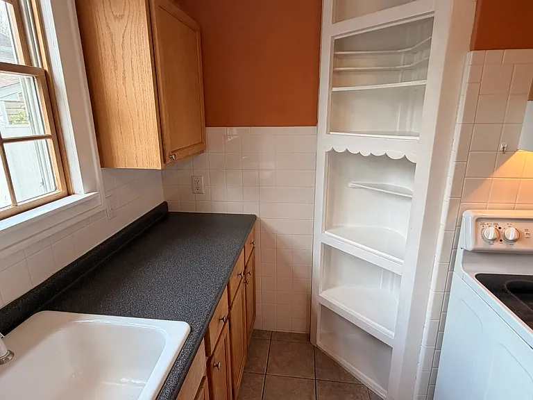 4330 Boulevard Pl — Photo 2