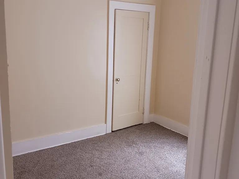 2244 W Grand St — Photo 6