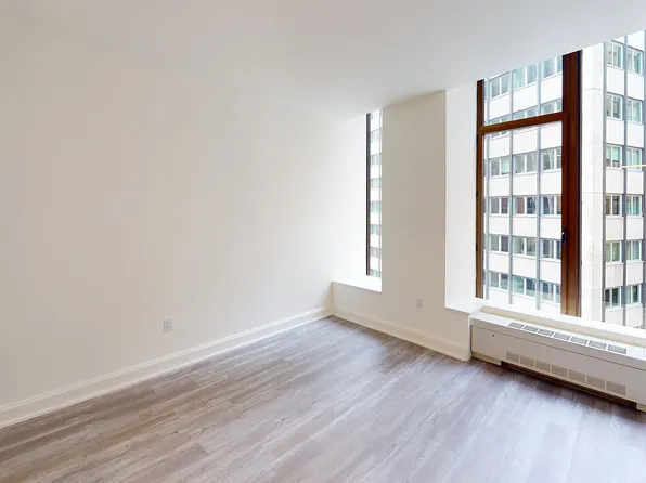 10 Hanover Square image 2 of 9