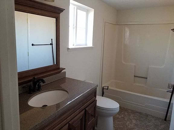 3rd image of 5674 Red Oak Dr