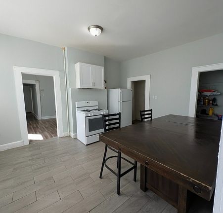 5th image of 114 Littleton Ave #1