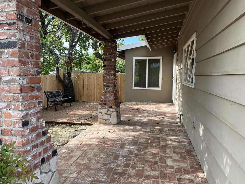 2nd image of 843 Tiger Tail Rd