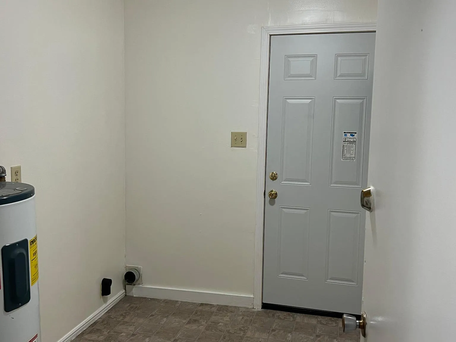2 bed, 856 sqft, $900 — Photo 4