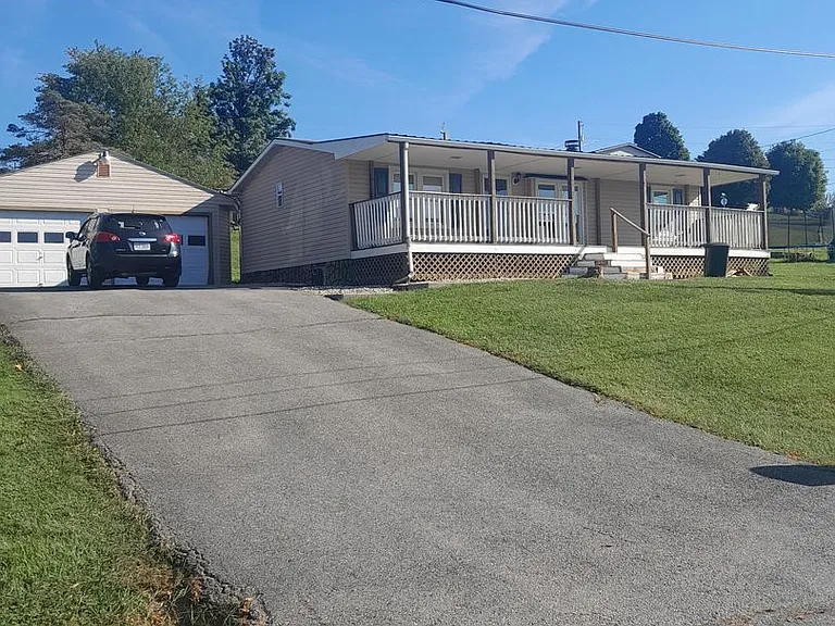 955 Beaver Dr — Photo 1