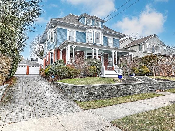2nd image of 148 Blackstone Blvd