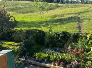 200 S Edgemont Estates Dr NW, Calgary, AB T3A 2M3