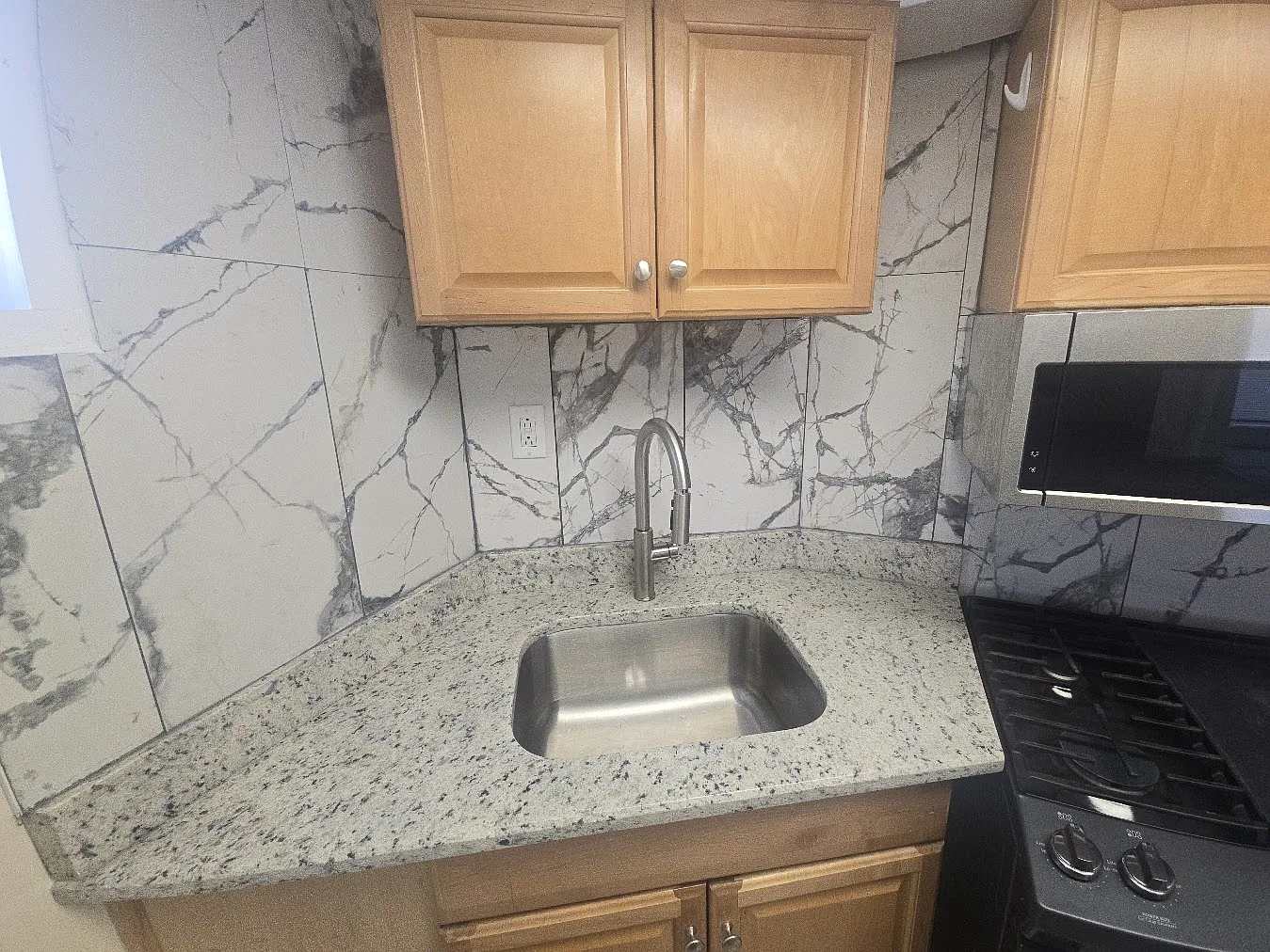 2 bed, 2000 sqft, $945 — Photo 3