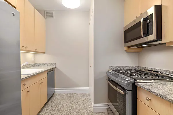 Rented by Sotheby's International Realty | media 11