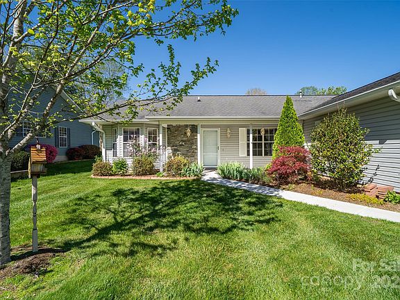 2nd image of 727 W Saint Johns Way