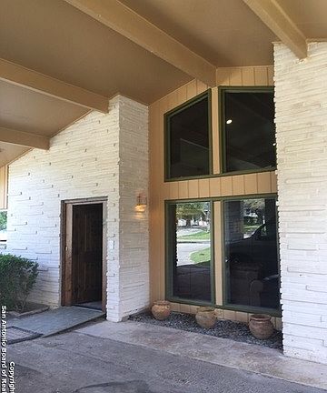 3rd image of 10802 Burr Oak Dr