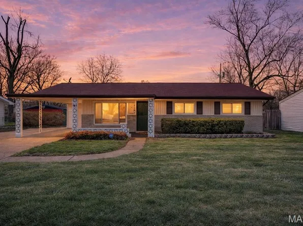 19 Blanchette Dr, Florissant, MO 63031