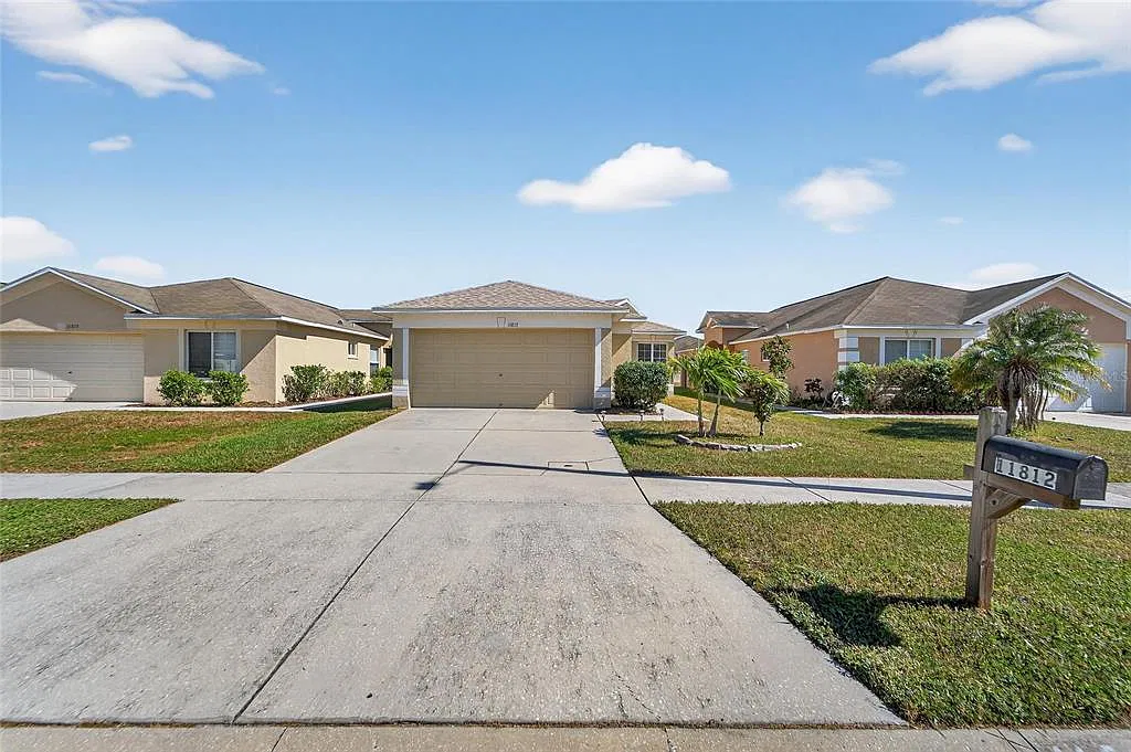 3 bed, 2.0 bath, 1275 sqft, $2,250 — Photo 2