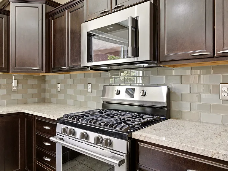 1504 Challedon Dr SE — Photo 15