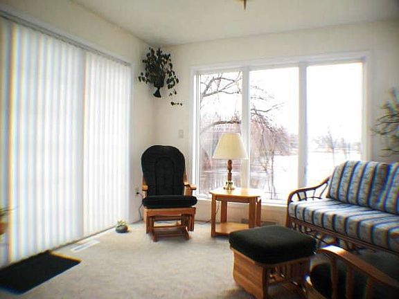 Deck Access from 4 Seasons