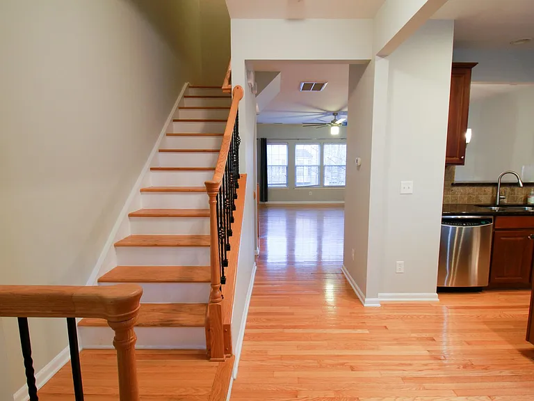 264 W Bland St — Photo 24