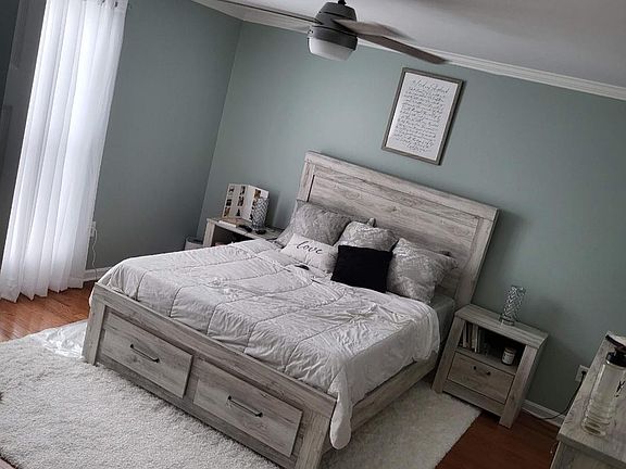 5th image of 8203 Crossbrook Ct Unit 101