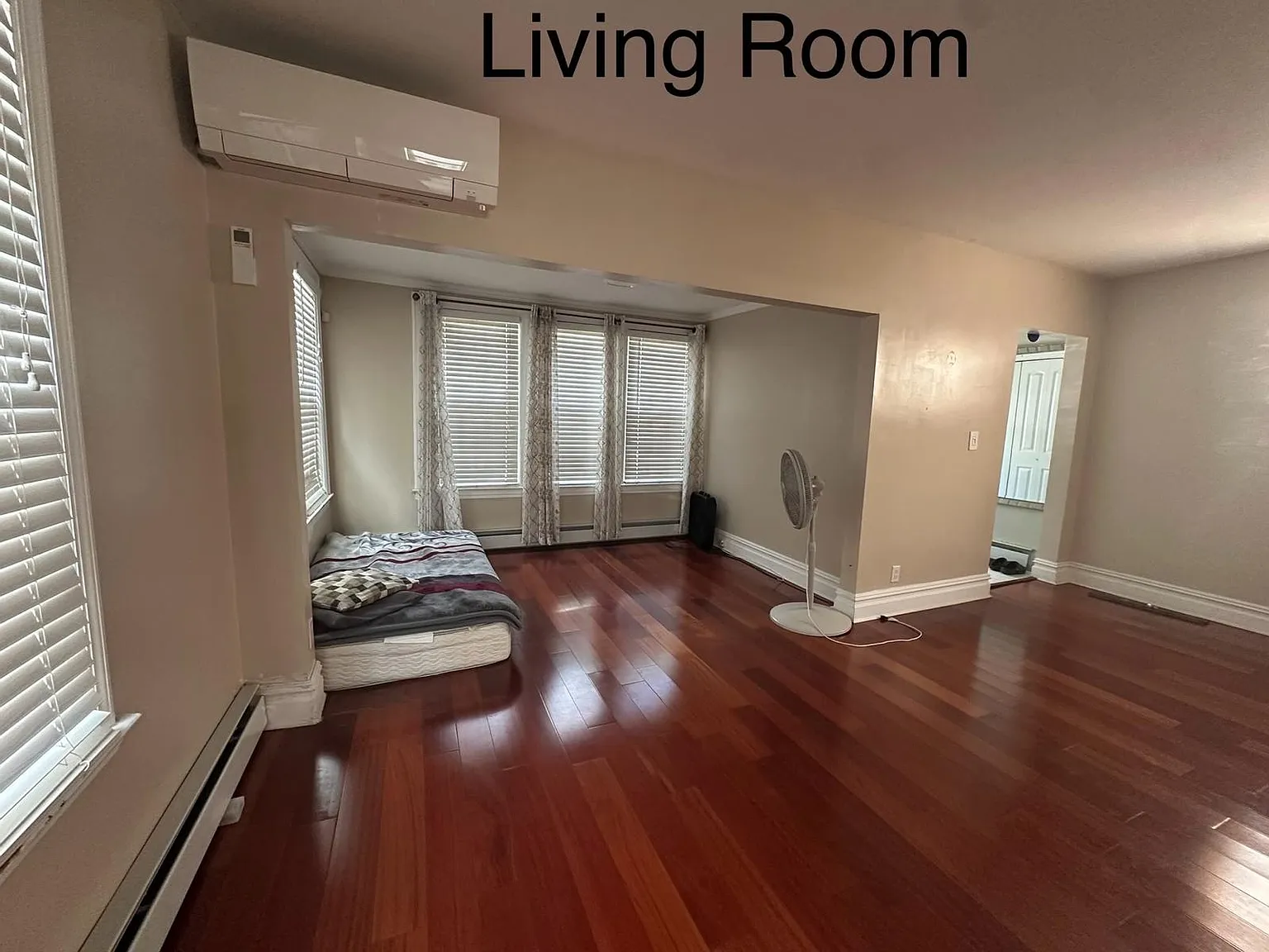 4 bed, 1.5 bath, 1606 sqft, $4,300 — Photo 2