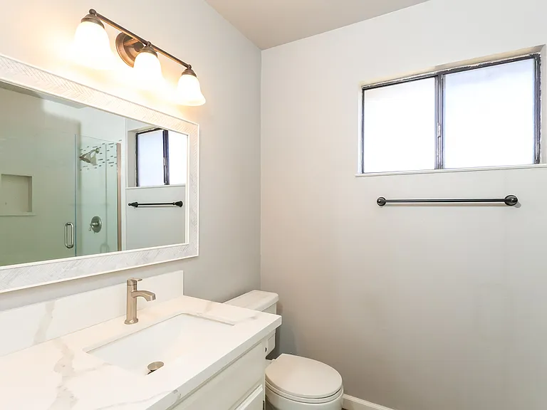 1497 Claremont Dr — Photo 6