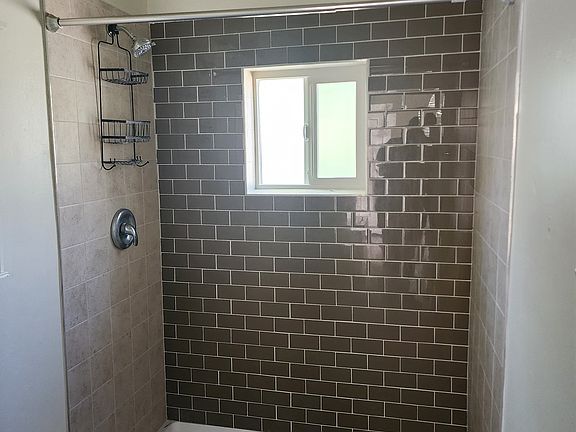 4th image of 2084 E Washington Ave Unit A