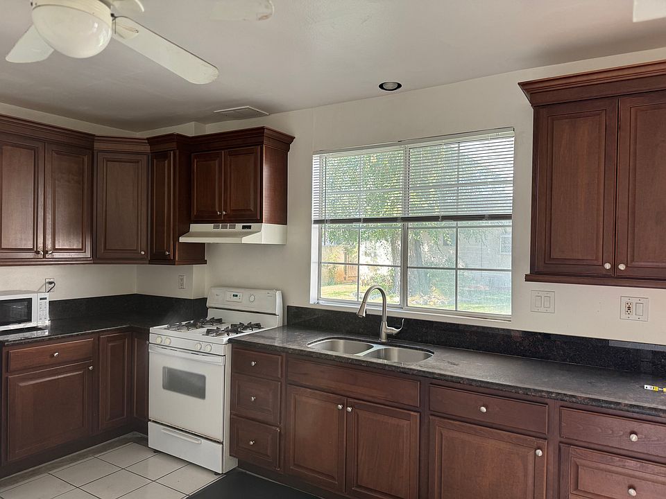 2nd image of 581 N Cambridge St