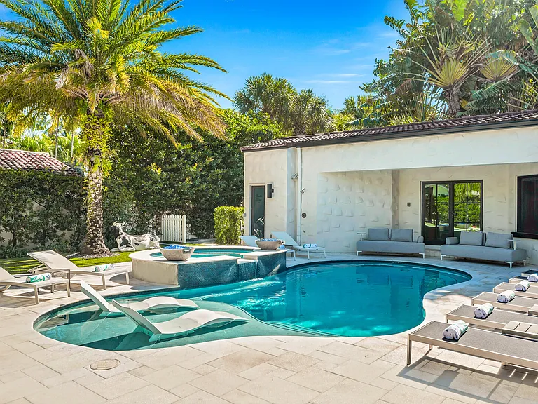 Poinciana Dr — Photo 10
