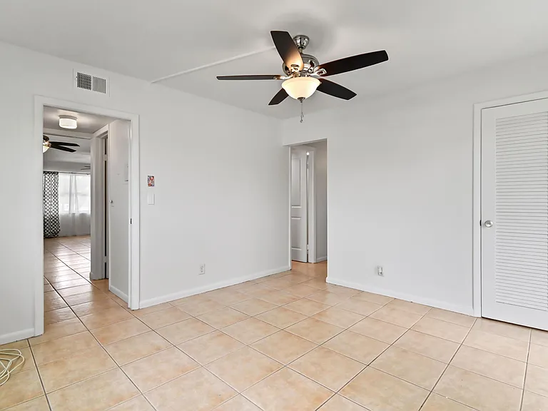 149 Coventry Pl #G — Photo 10