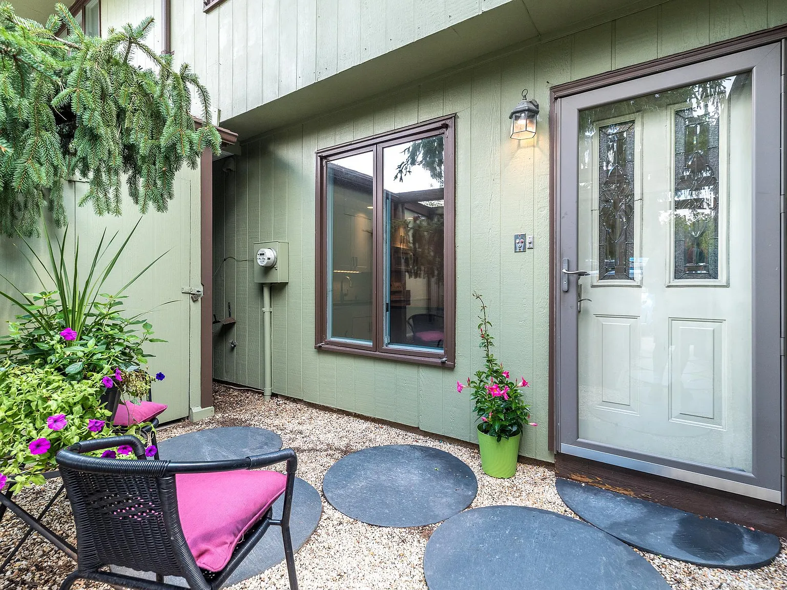 2 bed, 2.0 bath, 1088 sqft, $3,300 — Photo 3